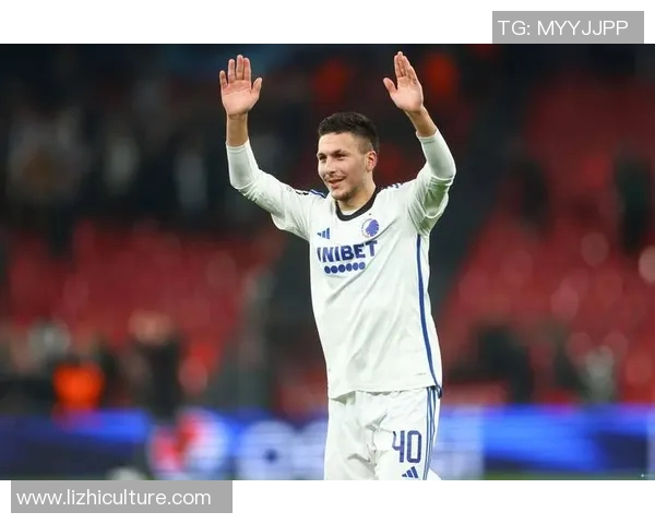 布斯克茨重返欧冠赛场展现老将风采助力球队争夺荣耀