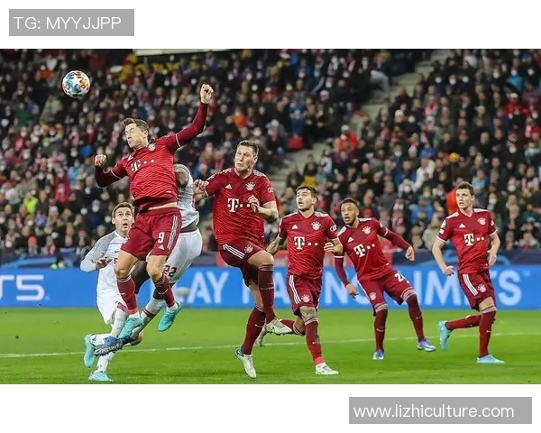 拜仁慕尼黑横扫德甲，稳坐榜首连胜不停