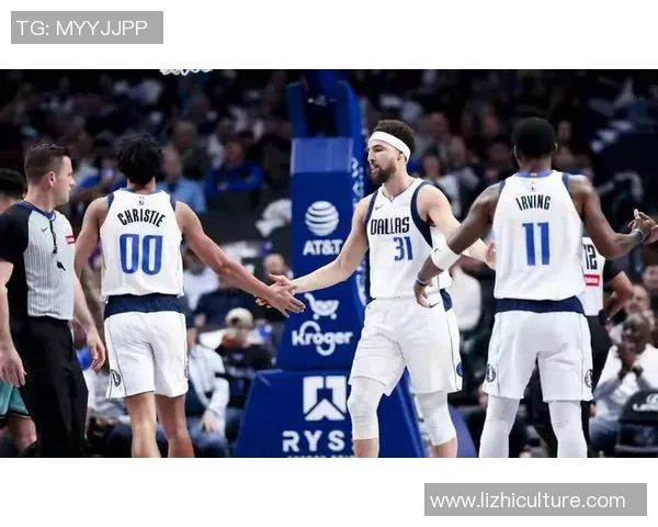 独行侠主场击败黄蜂，唐斯砍下全队最高26分，团队胜利背后的故事