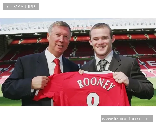 鲁尼重回老特拉福德，曼联球迷掀起一片鼓舞